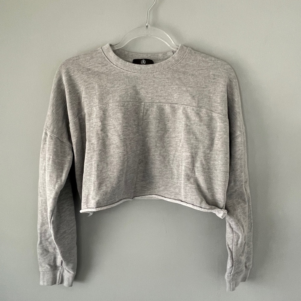 Missguided Light Gray Cropped Crewneck Sweatshirt